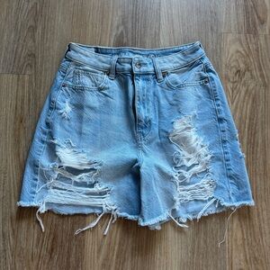 American Eagle relaxed Mom shorts